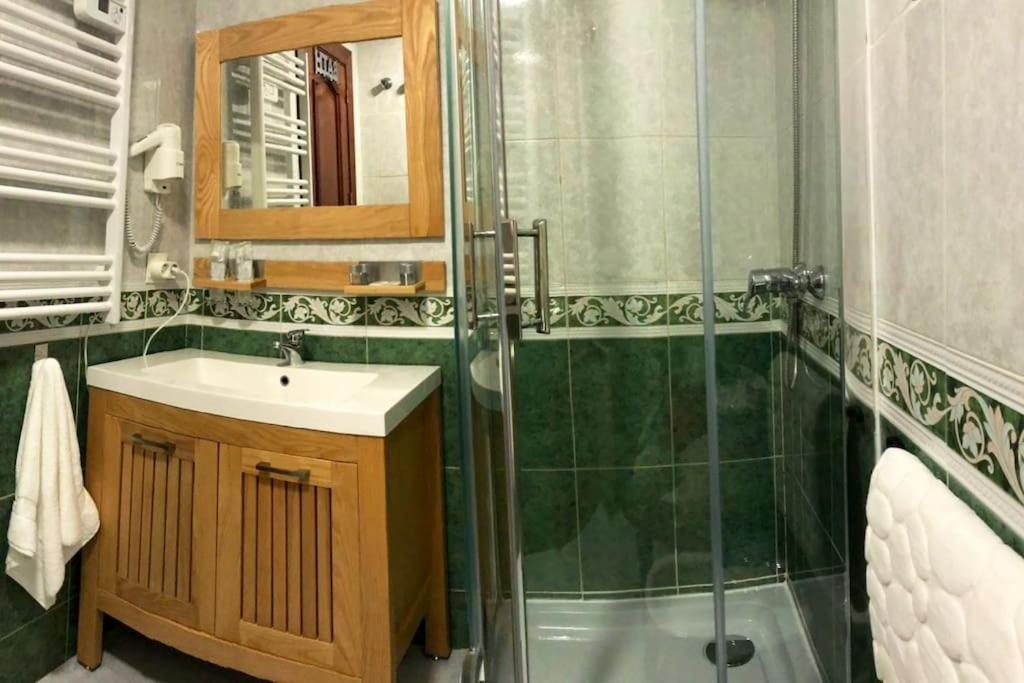 Apartamento Junto A Catedral Apartment Гранада Екстериор снимка