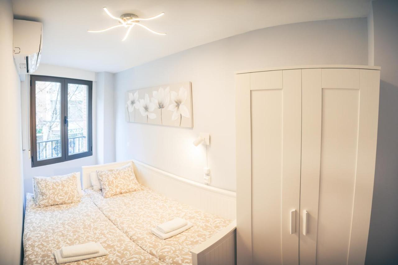 Apartamento Junto A Catedral Apartment Гранада Екстериор снимка